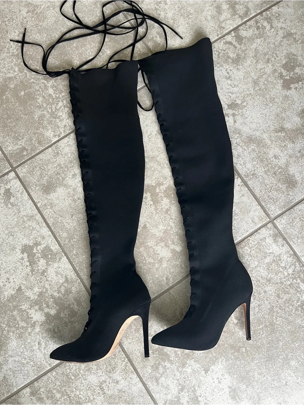 Aldo sleek over